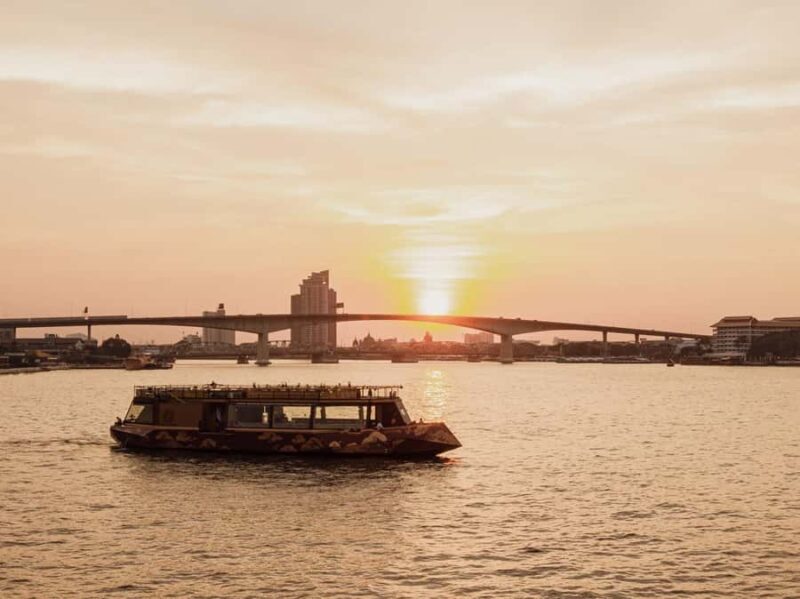 Bangkok: Okura Cruise - Luxury Japanese Dinner Cruise - A Closer Look at the Experience