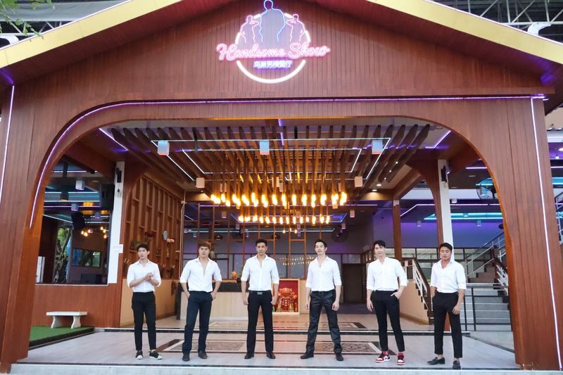 Bangkok Old Fashioned + Hidden Tattoo Cafe + Handsome Restaurant - Who should book this Bangkok evening?