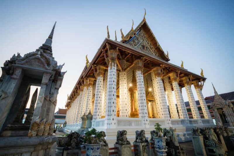 Bangkok: Option Ancient Thai Costume, Photoshoot at Wat Arun - FAQs