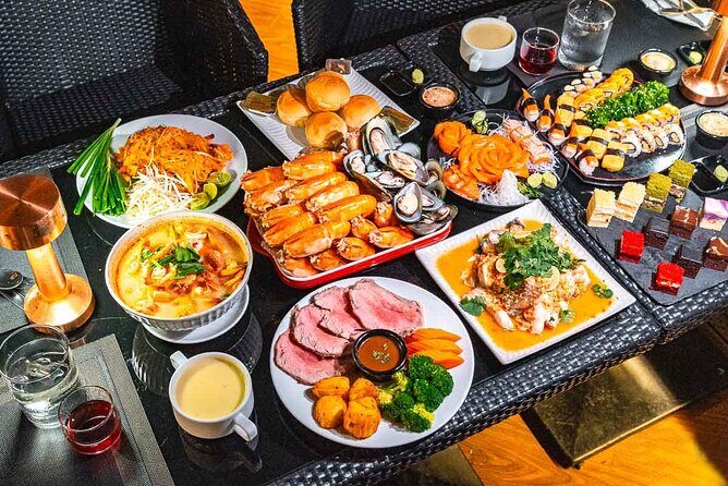 Bangkok Opulence Dinner Cruise Live Band - An Unforgettable Way to See Bangkok