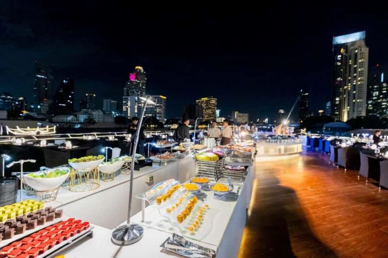 Bangkok: Opulence Luxury Buffet Dinner Cruise with Live Band - The Food Experience: More Than Just a Buffet