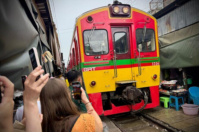 Bangkok: Private Floating Market and Train Market - Who Will Love This Tour?