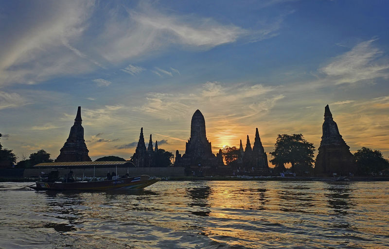 Bangkok Private Full-Day Culture & Food Tour - Maeklong Railway Market: time your stop carefully