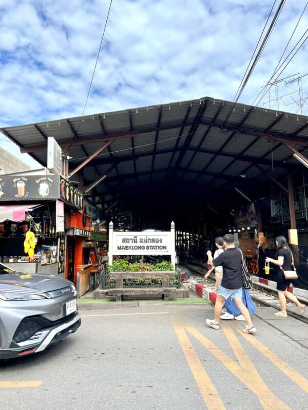 Bangkok: Private Railway & Floating Market with Paddle Boat - An In-Depth Look at the Tour  