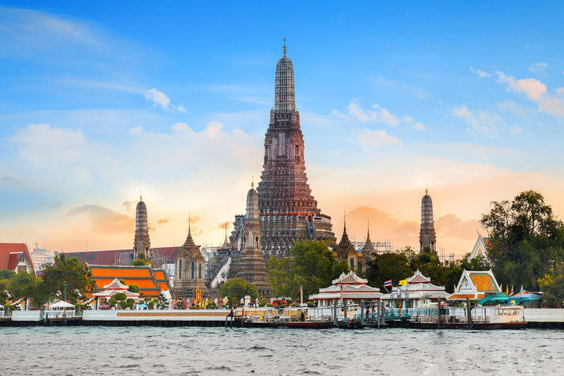 Bangkok Private Tour: Grand Palace, Wat Arun, Princess Dinner Cruise - A half-day route that stretches into the evening