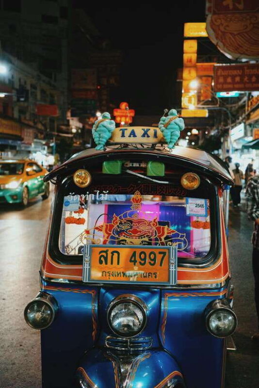 Bangkok: Private Tuk-Tuk Night Tour, River Boat & Eats - Scenic Boat Cruise