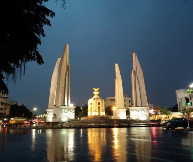 Bangkok: Private Tuk-Tuk Night Tour with Live Tour Guide - The Sum Up