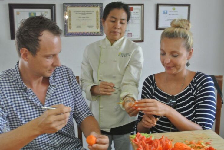 Bangkok: Professional Thai Fruit and Vegetable Carving Class - Experience Highlights