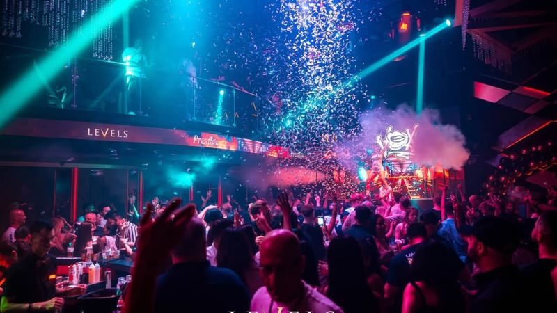 Bangkok: Pub Crawl - What the price does and does not cover