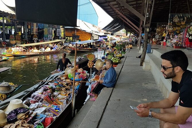 Bangkok Railway and Floating Markets Half-Day Private Tour - Tour Overview and Itinerary