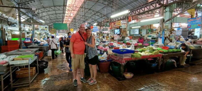 Bangkok: Railway Market & Damnuansaduak Floating Market Tour - Transportation and Pickup