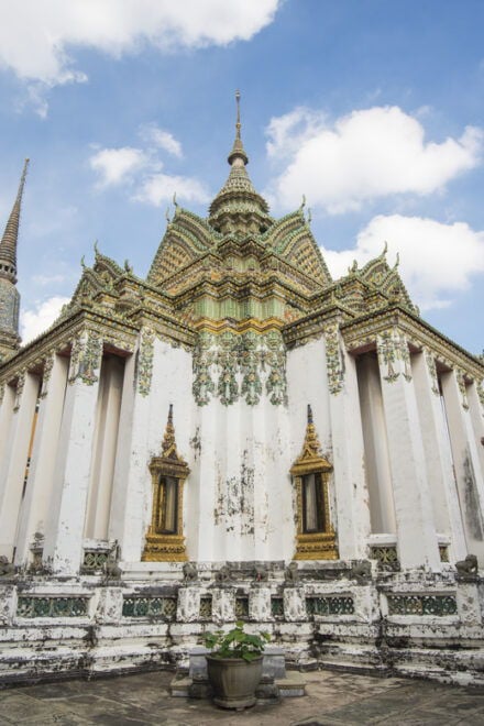 Bangkok: Reclining Buddha (Wat Pho) Self-Guided Audio Tour - Essential Items to Bring