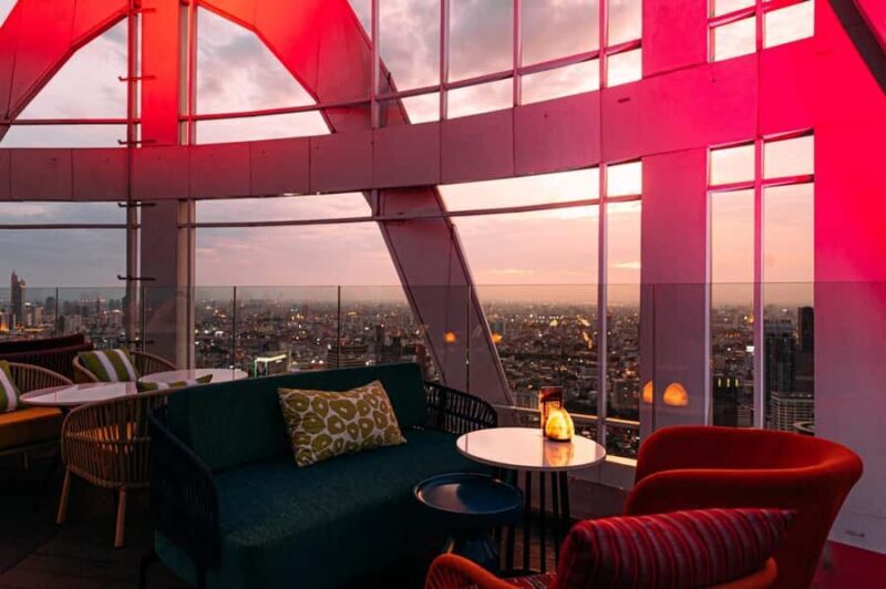 Bangkok: Red Sky 57th Floor COCOA XO Bar - The Setting: Elevating Your Bangkok Experience
