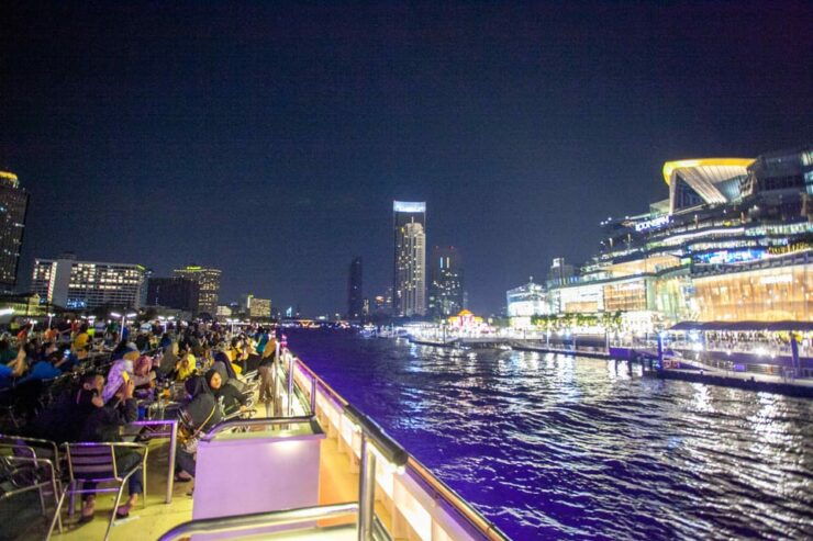 Bangkok: Riverside Dinner Buffet Cruise On Chao Phraya - Key Points