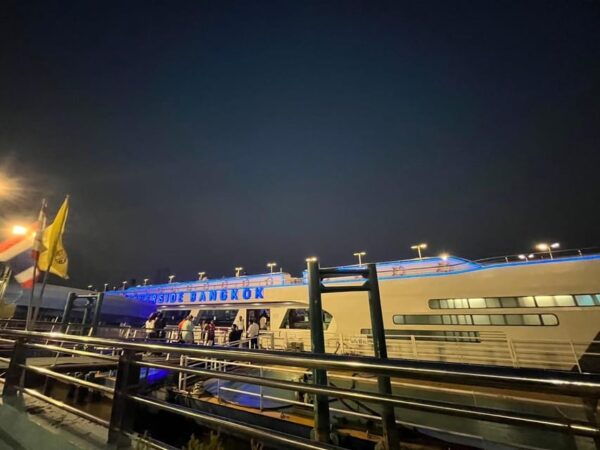 Bangkok: Riverside Dinner Buffet Cruise On Chao Phraya - Break Down