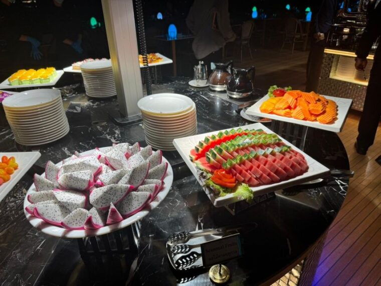 Bangkok: Royal Galaxy Chao Phraya River Dinner Cruise - Culinary Experience