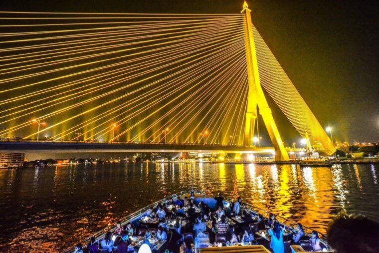Bangkok: Royal Princess River Dinner Cruise With Live Music - Customer Reviews and Ratings