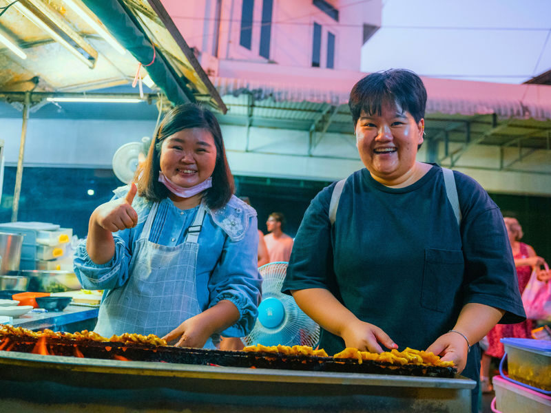 Bangkok: Street Food and Night Lights by Tuk Tuk - Song Wat Road and charcoal-grilled satay