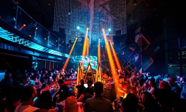 Bangkok: Sukhumvit District Bar and Club Crawl With Shots - Break Down