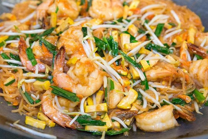 Bangkok Sunset Landmarks Tour With Dinner at China Town - Common Questions