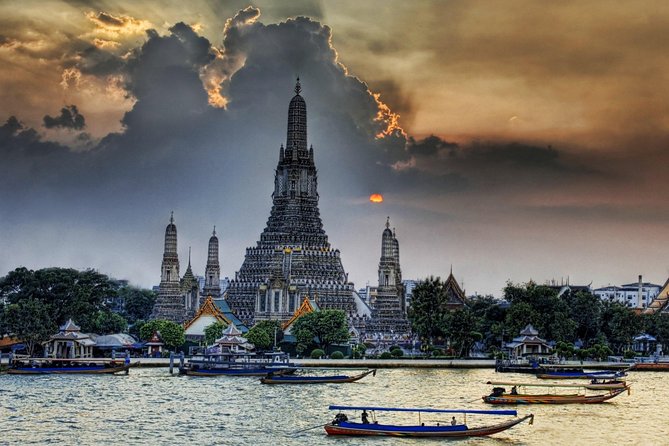 Bangkok Sunset Selfie Landmark Tour With Dinner at China Town - The Sum Up