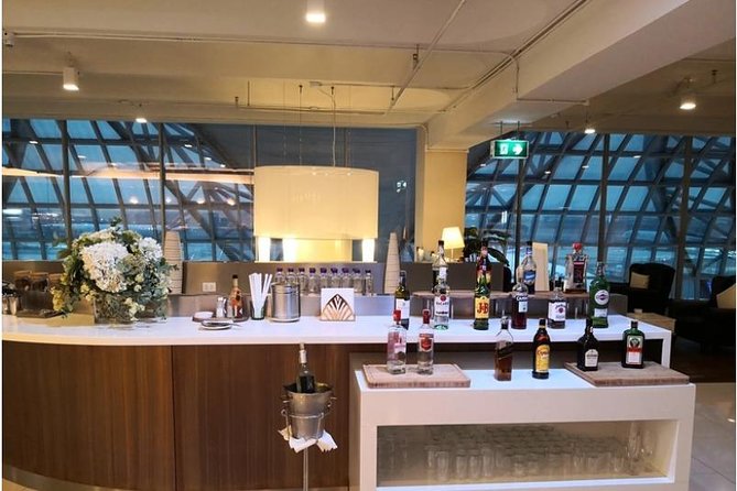 Bangkok Suvarnabhumi Airport (BKK) / Don Mueang Airport (DMK) VIP Lounge Access - Subtopic 1: Airport Lounge Access