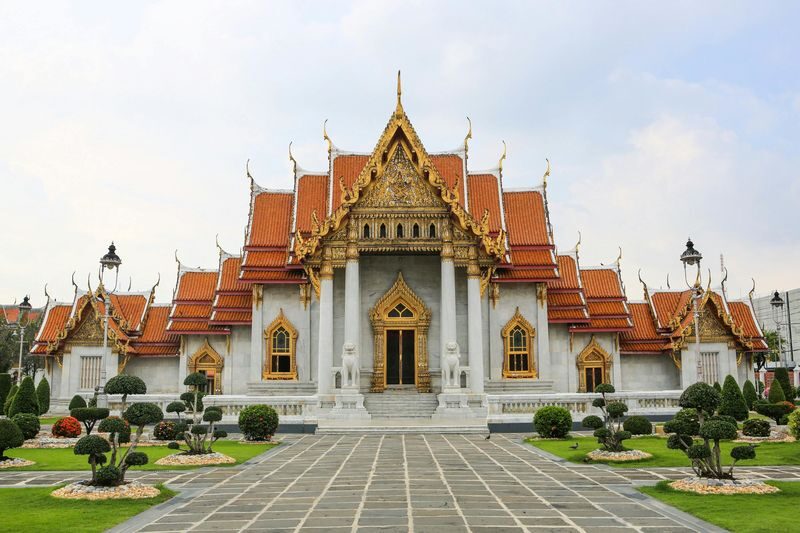 Bangkok Temple and City Tour With Wat Traimit and Royal Grand Palace - What the price buys, and where the value question lies