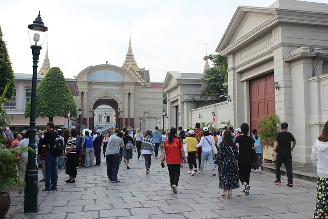 Bangkok Temple Emerald Buddha Entrance Ticket With Hotel Transfer - Meeting and Pickup Information