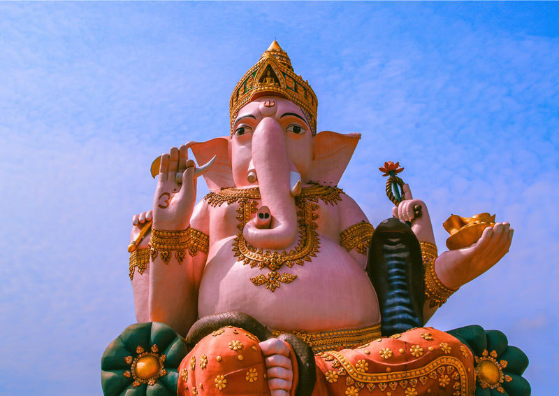 Bangkok Temple Tour by MyProGuide(Wat Paknam,Pink Ganesh,Wat Saman) - A market stop that depends on the day