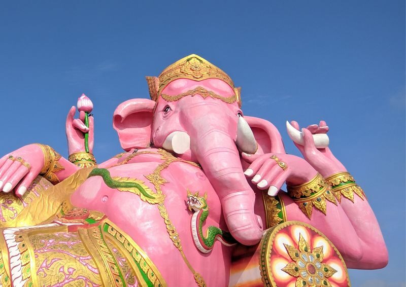 Bangkok Temple Tour by MyProGuide(Wat Paknam,Pink Ganesh,Wat Saman) - What a day on this tour looks like