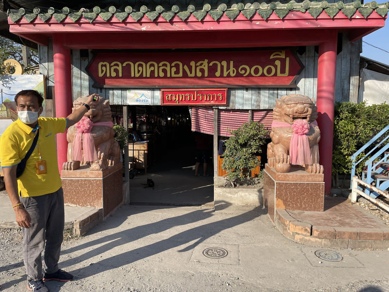 Bangkok Temple Tour by MyProGuide(Wat Paknam,Pink Ganesh,Wat Saman) - The guide makes the temple visits more meaningful