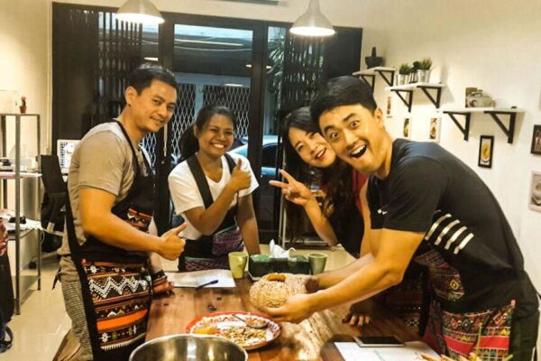 Bangkok: Thai Cooking Class and Onnuch Market Tour - Positive Customer Reviews and Recommendations