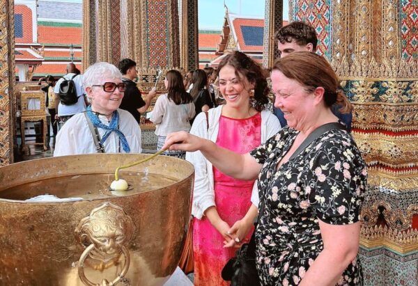 Bangkok: The Must-Visit Iconic Temples - Private Tour - Meeting Point Details