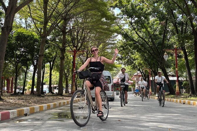 Bangkok Thonburi Backstreets and 3 Peaceful Temple Bike Tour - The Practical Side: What You Need to Know