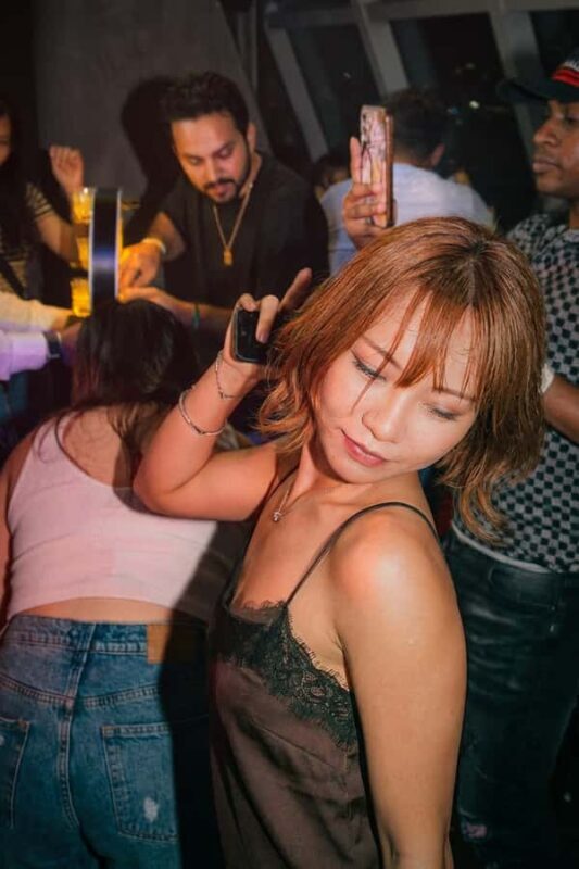 Bangkok: Thong Lo Nightlife Tour - Beer Pong & Sky Bar - Introduction