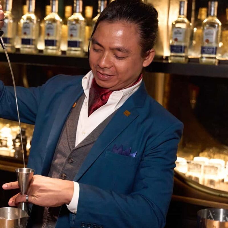 Bangkok: Thonglor Nightlife Bar and Club Crawl Tour - Why the Bangkok Thonglor Nightlife Crawl Stands Out