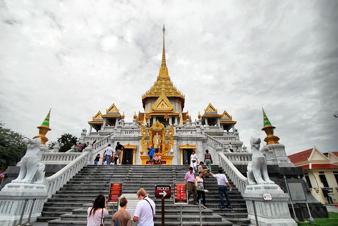Bangkok Three Temples and Famous Landmarks Along the Riverside - Chao Phraya River: Exploring Bangkoks Lifeline