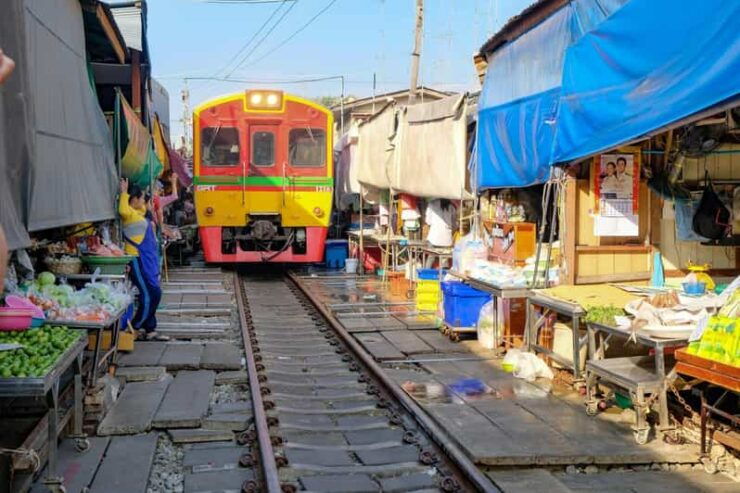 Bangkok: Train + Water Market With Wat Arun - Itinerary Highlights