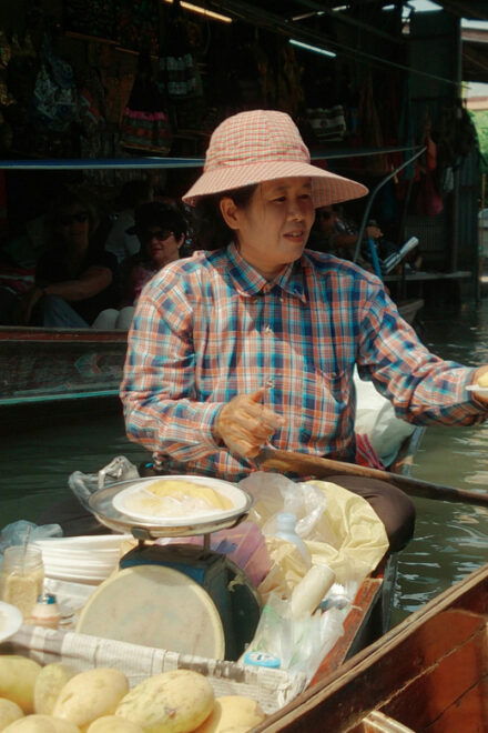 Bangkok: Train + Water Market With Wat Arun - Discovering Wat Arun