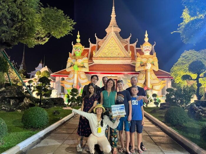 Bangkok Tuk-Tuk by Night With Chinatown Street Food Meal - Exploring Wat Arun