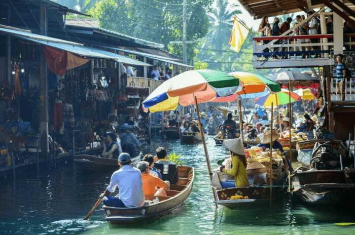 Bangkok: Tuk-Tuk Ride, Wat Arun, and Flower Market Tour - Flower Market: Vibrant Colors and Aromas