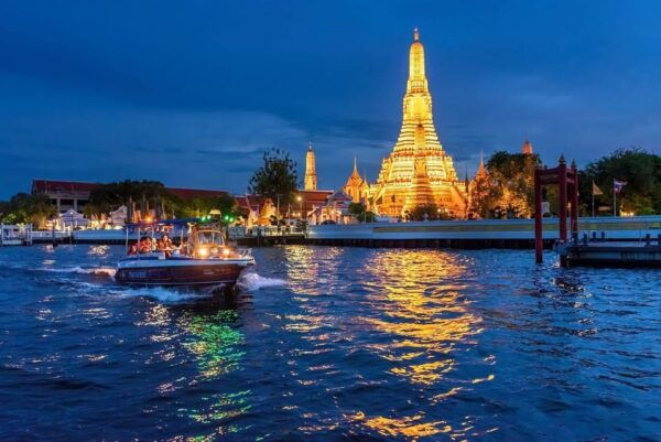 Bangkok: Tuk Tuk Speedboat Ride on the Chao Phraya River - Nearby Attractions