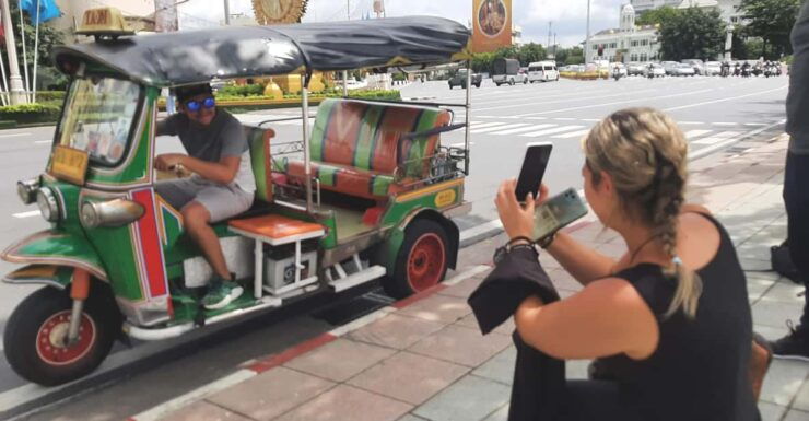 Bangkok : TUK TUK Twilight Cultures Market and Food Taste - Key Points