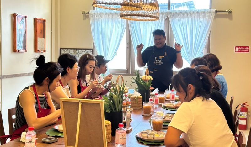 Bangkok Udomsuk Thai Cooking Class with Local Market Tour - Who Will Enjoy This Cooking Class?