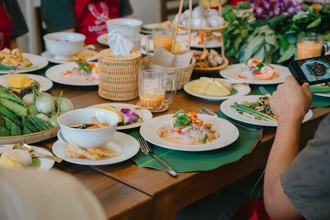 Bangkok Udomsuk Thai Cooking Class with local market tour - Who Should Consider This Tour?
