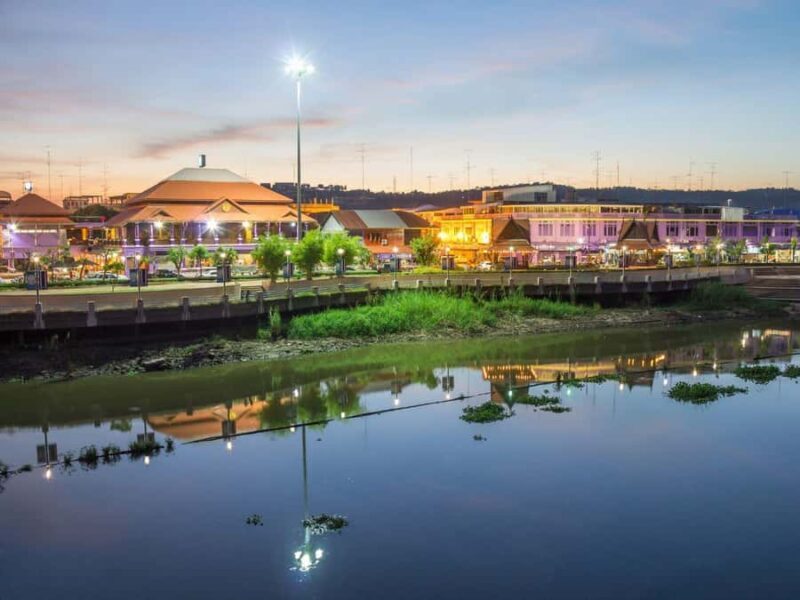 Bangkok: Uthai Thani Day Trip with Floating Temple Visit - Additional Highlights & Optional Stops