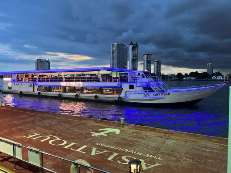 Bangkok: VELA Dinner Cruise Ticket - Experience