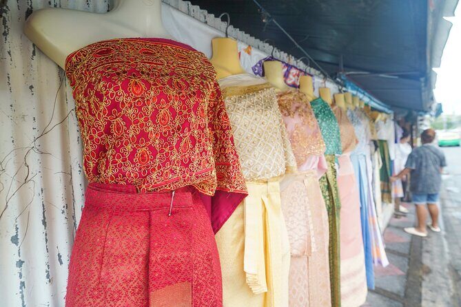 Bangkok Wat Pho and Flower Market Historical Walking Tour - Practical Insights and What to Expect