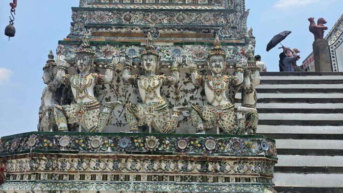 Bangkok: Wat Pho and Wat Arun Guided Walking Tour (2 Hours) - Exploring the Wonders of Wat Arun