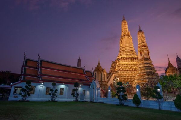 Bangkok: Wat Pho and Wat Arun Guided Walking Tour - Wat Pho